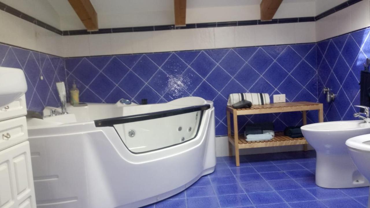 Il Cielo In Una Stanza Hotell Giulianova Eksteriør bilde